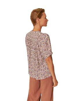 Indi & Cold Camisa Flor de acuarela Violeta