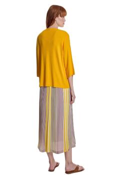 Alba Conde Chaqueta de punto amarilla
