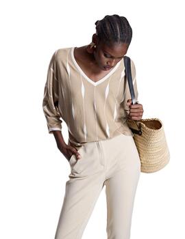 Alba Conde Jersey de punto beige con detalles