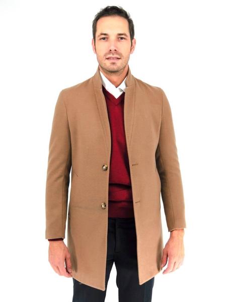 abrigo color camel hombre