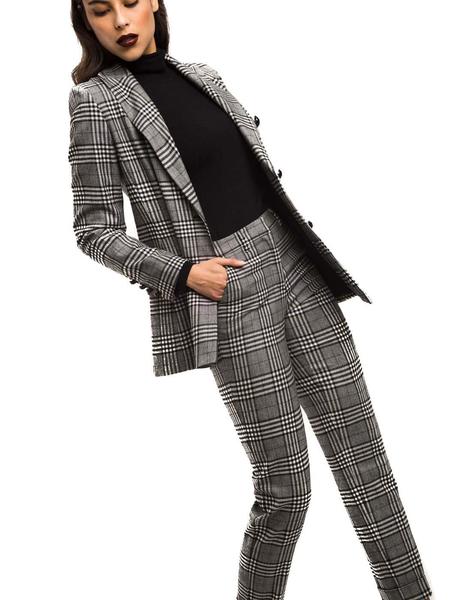 chaqueta gris de mujer