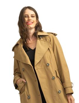 Alba Conde Gabardina Camel